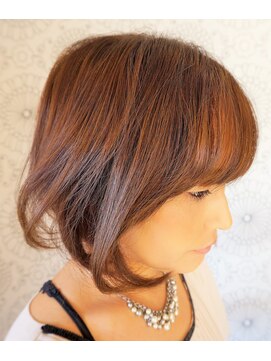 エイチ ヘア デザイン セカンド(h Hair Design 2nd.) スモーキーカラーボブ