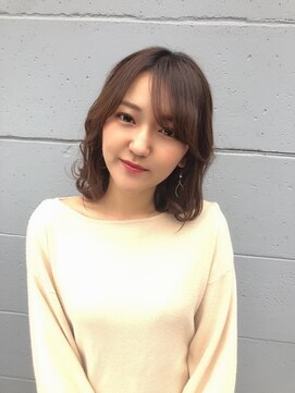 アローラ 三軒茶屋(Allora) 20代30代40代ラウンドCカーブカット×ひし形レイヤーボブ