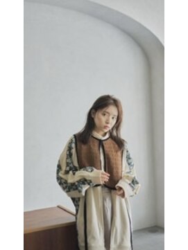 フィルムス 田町芝浦(FILMS) 黒髪/クラゲヘアー/オリーブグレー/小顔/ココアベージュ/田町