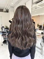 ヨロ 小岩(YOLO)&nbsp;ハイライトカラーミルクティーベージュケアブリーチダブルカラー