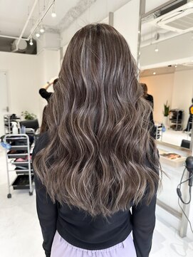 ヨロ 小岩(YOLO) ハイライトカラーミルクティーベージュケアブリーチダブルカラー