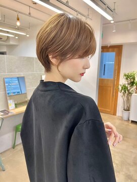 ロット 横浜(lot) フェザーショート/くびれヘア/メルティカラー[横浜駅]