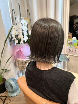 マカナ(makana) 切りっぱなしボブ