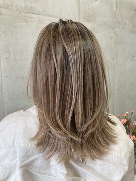 ソルトウォーター(SALT WATER) レイヤーカット/ベージュ/韓国ヘアー/ハイライト/恵比寿/