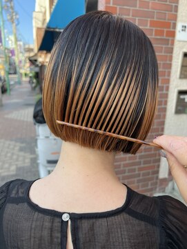 イイナヘアガレージ(117) 【117hairgarage】シンプル_ミニボブ_ブリーチ