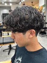 フゥ 宇都宮(FeU)&nbsp;波巻きパーマメンズパーマメンズヘアツーブロックツイストパーマ