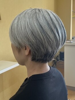 ”大人上品な白髪カバー”が人気♪髪を知り尽くしたスタイリストが髪質などを見ながら自然な仕上がりへ＊