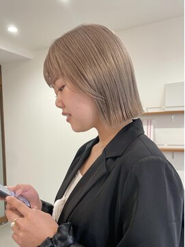 コルユニテ(col. unite) ミルクティーベージュ/ハイトーン/ブリーチ/切りっぱなしボブ