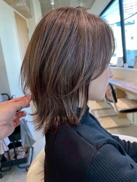 コンティロミー(CONTI ROMMY.) ゆるふわミディアム☆ヘーゼルブラウンくびれボブ20代~50代