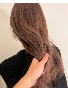 ヘルブラウ ヘアーデザイン(hellblau hair design) 垢抜けベージュ/ブリーチカラー