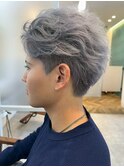 本厚木ルーズショートナチュラルセンターパートブリーチシルバー