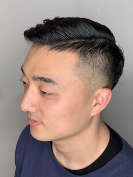 リバレッジ 広尾(Leverage) メンズバーバー理容室フェードサイドパートショート