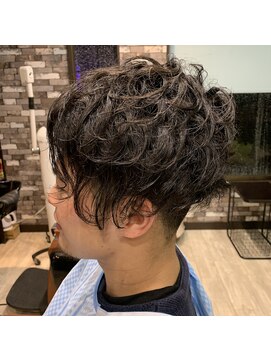 シリエージョ(Ciliegio) くせ毛を活かしたパーマ風スタイル