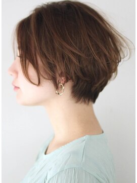 サーカス バイ ビュートリアム 青山(CIRCUS by BEAUTRIUM) 30代40代50代　大人かわいい　小顔　骨格美　ひし形ショート