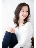 シルキーベージュが魅力な愛されリラックスウェーブ