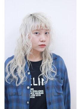 キミ(kimi) [kimi自由が丘]ホワイトカラー×ケアブリーチカラー