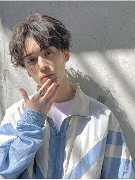 ユーリー(juurii) 無造作にきまるラフなスパイラルパーマセンターパート