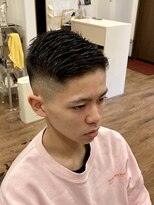 カットアンドシェーブ 髪心地 フェードカット　アップバンク右流し