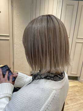 エクリ シセイドウ 麻布十番店(equri×SHISEIDO) 【麻布十番】透明感カラー 外はねボブ