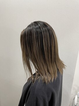 モノリス(monolith) バレイヤージュ