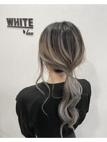 アンダーバーホワイト 西宮店(_WHITE) 白髪も染まる　ホワイトグレージュ　バレイヤージュカラー