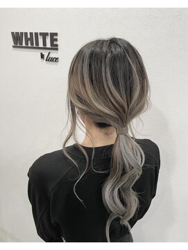 アンダーバーホワイト 阪神西宮店(_WHITE) 白髪も染まる　ホワイトグレージュ　バレイヤージュカラー