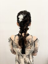 エメティ(Aimerty)&nbsp;高めポニー編み下ろしアレンジ