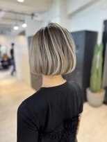 メリー オオサカ(Merly Osaka)&nbsp;White balayage × Gradation bob