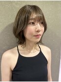 オリーブベージュ×レイヤーボブ