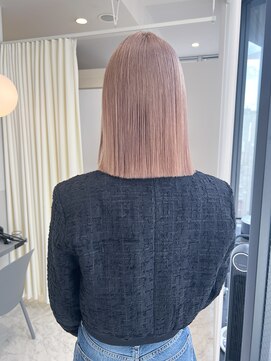 リノ(RLINO) 【名古屋/栄】ボブカット/ブリーチ/ミルクティーベージュ