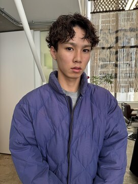 ソーレ(sole) yosuke 波巻き無造作センターパートパーマ