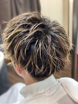 ヒロギンザ 銀座本店(HIRO GINZA) センター分けアップバング