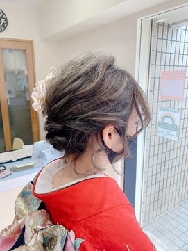 美容室ジェイ 【成人式ヘア】ゆるふわシニヨンスタイル♪
