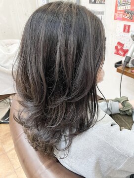 ビランチェ 池袋(bilancia) レイヤーカット／バレイヤージュ【池袋／池袋東口】