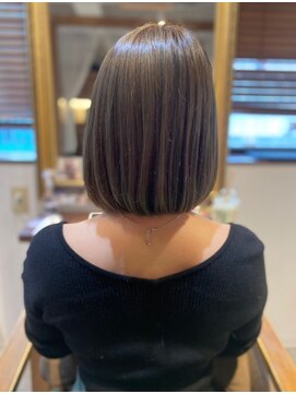 ネウィサリュー 立川(newi saLyu) ワンレンボブ前下がりショート内巻きワンカール鎖骨ミディアム