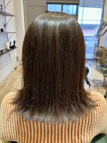 サラ(sarah)&nbsp;ミディアム切りっぱなしボブ