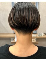 ヴァイオレット(violet) 刈り上げショート