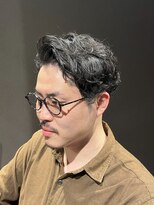 ビーダンディー(Bee dandy)&nbsp;ナチュラル くせ毛ショート ツーブロック 七三アップバング