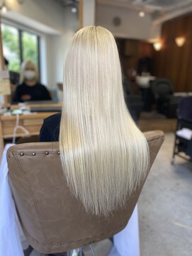 フツーロ 栄(FUTURO) プルエクステ