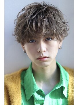 オーシャントーキョー サニー 原宿(OCEAN TOKYO Sunny) ツーブロックマッシュ無造作ベージュ