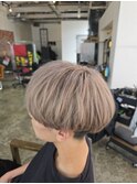 ハイトーンカラーブリーチミルクティーベージュメンズミディアム