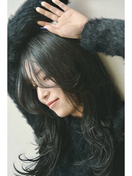 レヴィア(REVIA) レディースブルーブラック艶髪ロング