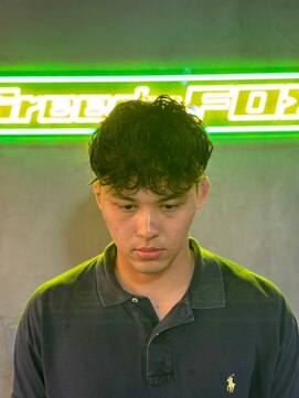 グリーディーフォックス 代々木(Greedy FOX) 波巻き/ハイライト/マッシュパーマ/ウルフ[シェービング]
