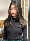 20代30代 ロングレイヤー 顔周りカット 暗めベージュ 赤み消し