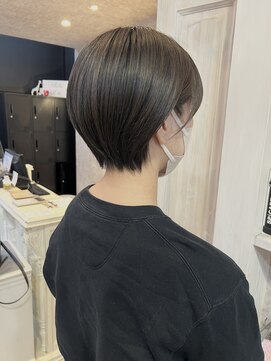 キャアリー(Caary) 福山美容室carry 丸みショート透明感サイドバング20代30代