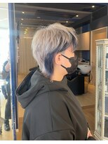 コワファースト 大分(COIFF1RST) ホワイトベージュにインナーネイビーカラー