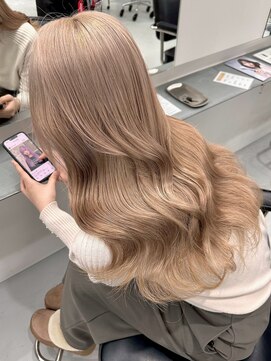 リムレスバイサンク 万代 新潟駅(LIMLESS by cinq) ミルクティーベージュペールピンク顔周りワンホンレイヤー韓国風