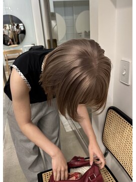 シキ 渋谷(siki) ベージュカラー/ブリーチなしダブルカラー/赤み消し/渋谷/原宿