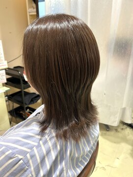 アズール 草加(azule) 髪質改善カラー　ブラウン　ツヤ髪スタイル　ミディアムレイヤー