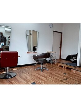 初めての方も大歓迎◎シャンプーから仕上げまでベテラン店主が担当◇ほっとする居心地の良さが人気の秘密。